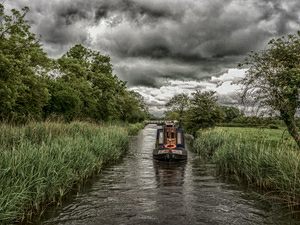 Cruising on the Kennet & Avon.